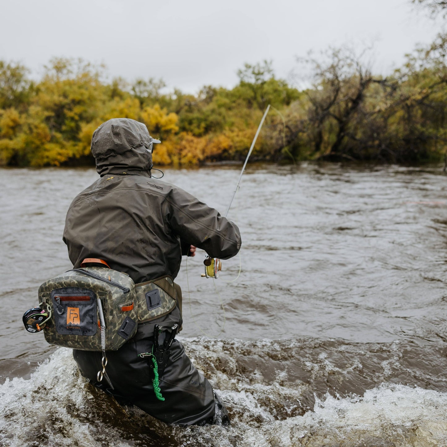 Fishpond Thunderhead Submersible Lumbar - Eco Shadowcast Camo
